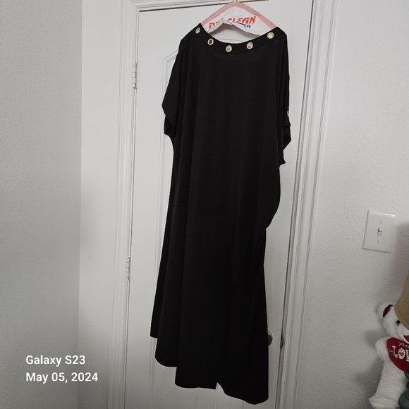 Little Black Dress - Picture 3 of 4